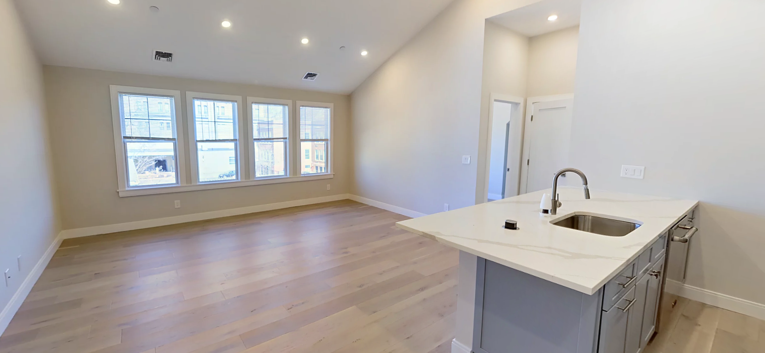 32 Cummins Highway, Roslindale