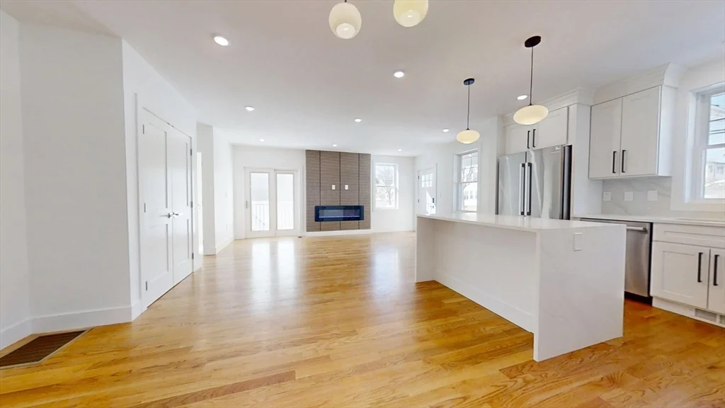 73A Trowbridge St, Belmont