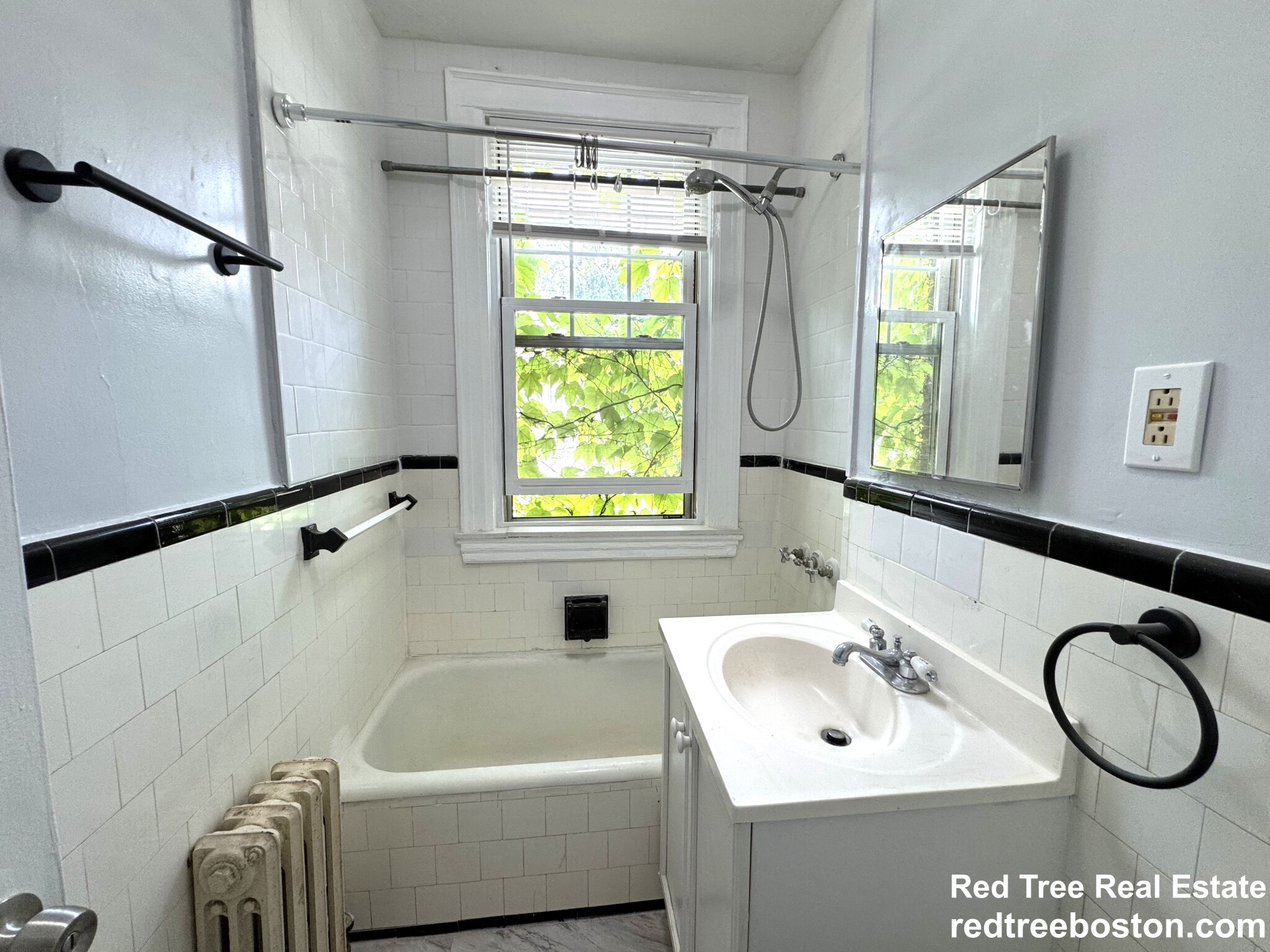 52 Strathmore Rd, Brighton