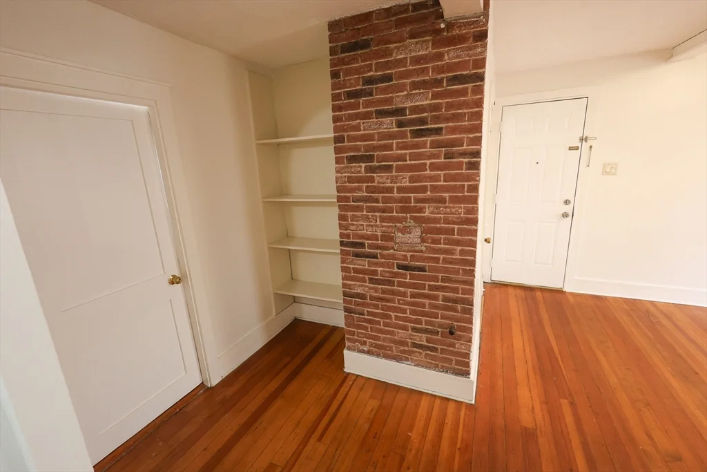 498 Whipple St, Fall River