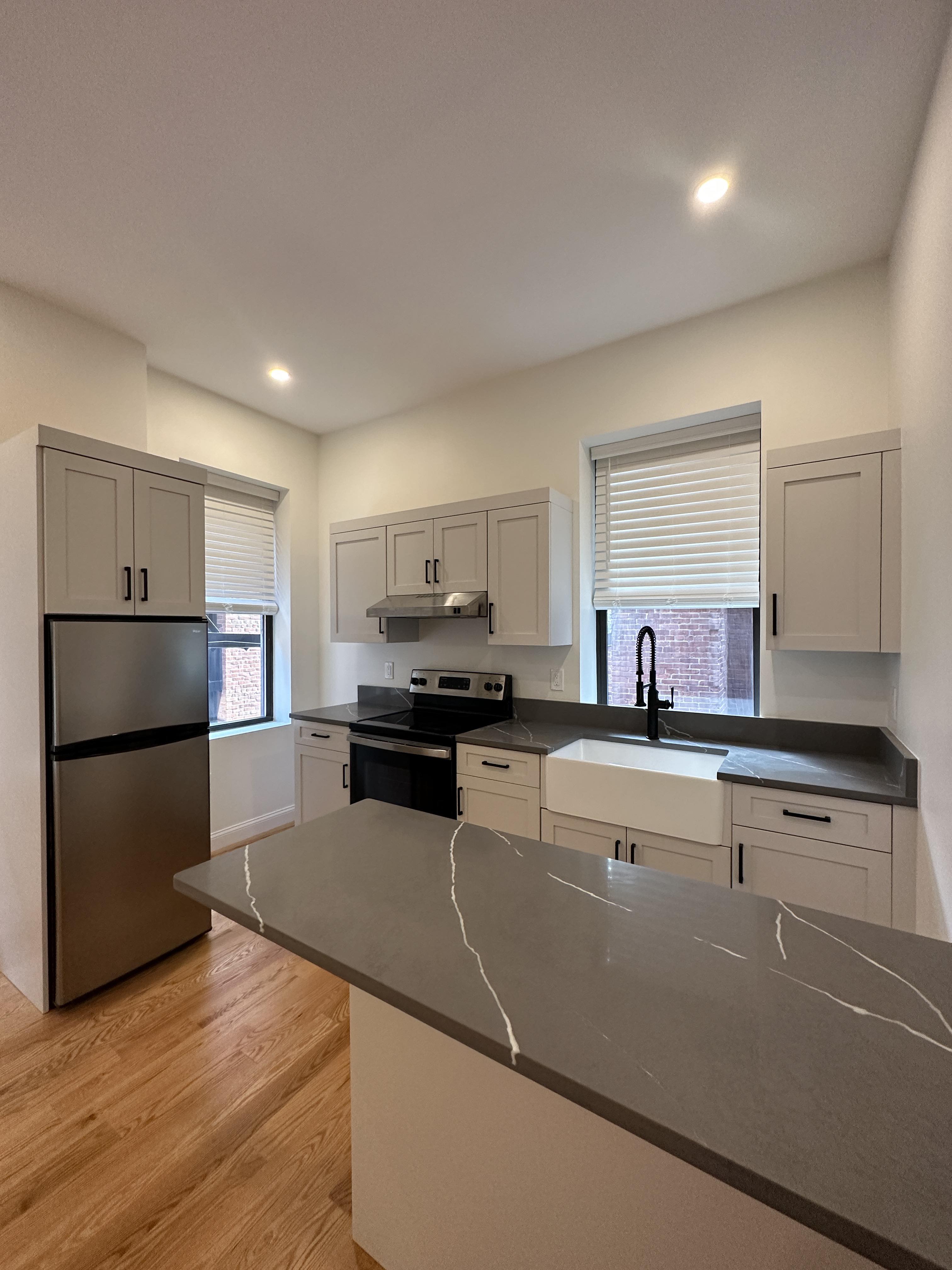 1 bed, 1 bath apartment for rent at 40 Saint Botolph Unit 8, Back Bay — photo 2 of 16