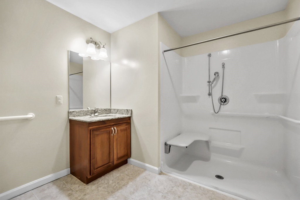 1275 Turnpike St, North Andover