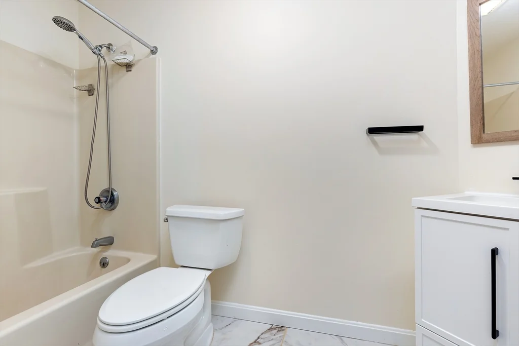 29 Hammond Pl, Woburn