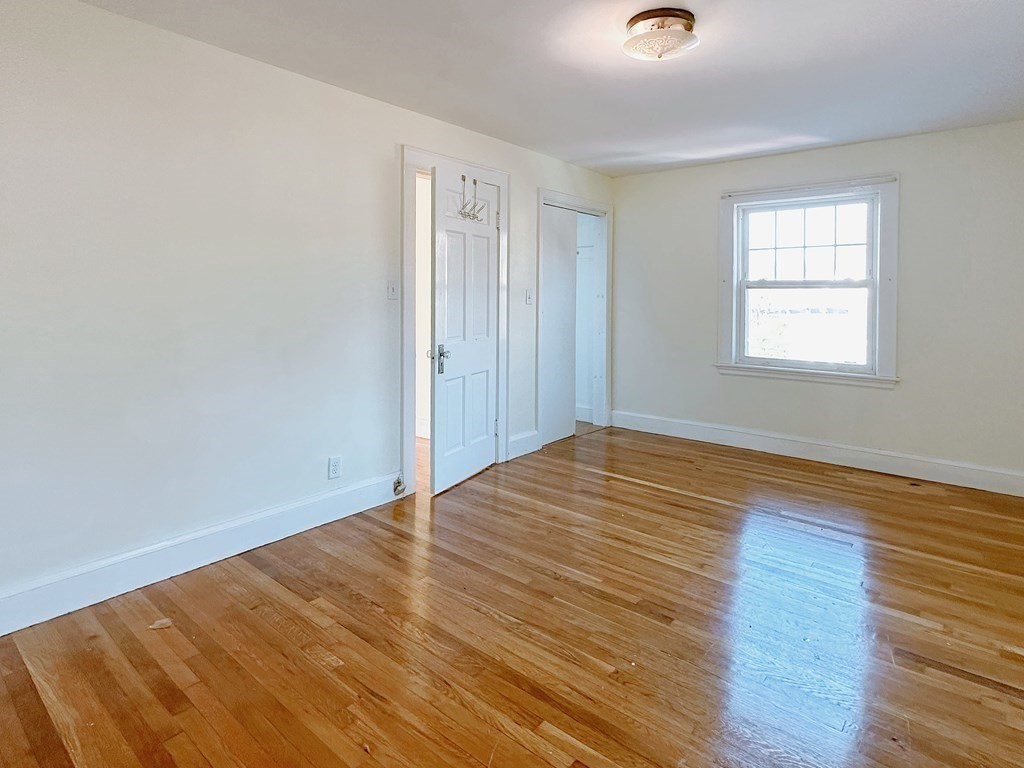 3 bed, 1.5 bath apartment for rent at 32 Valentine Unit SFH, Arlington — photo 7 of 16