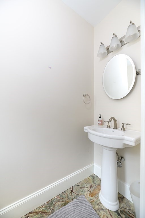 2 bed, 1.5 bath apartment for rent at 5 Dodge St Unit 5, Cambridgeport — photo 5 of 8
