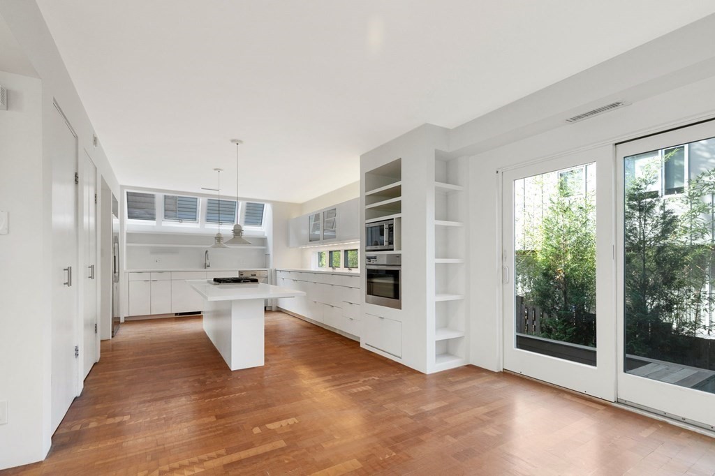 5 bed, 4+ bath apartment for rent at 15 Kelley St Unit 15, Porter Square — photo 13 of 29