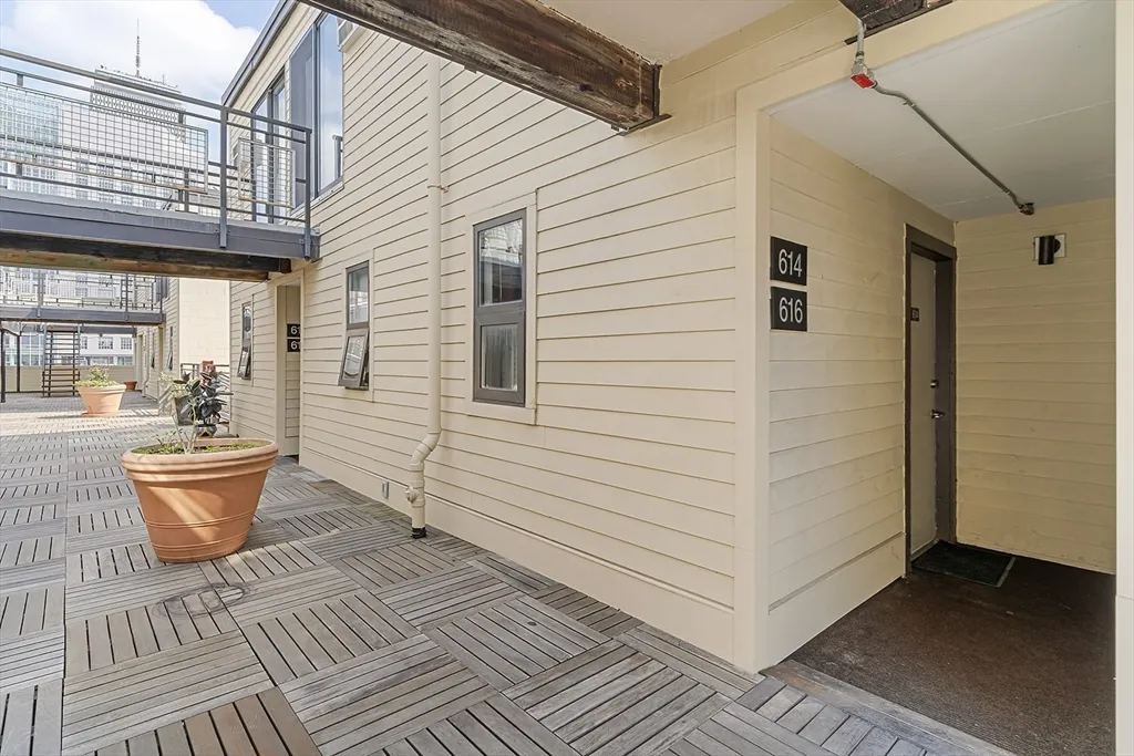 12 Stoneholm St, Fenway