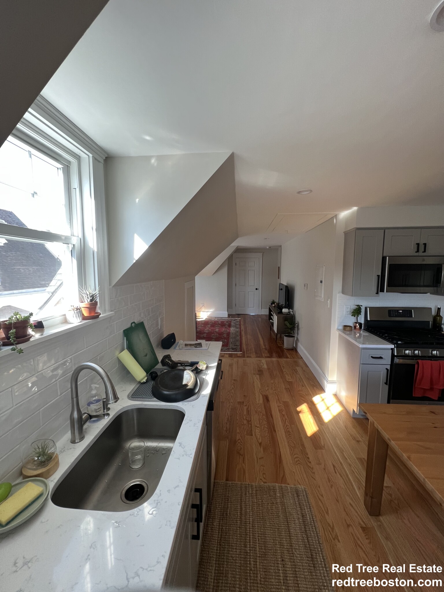 18 Colberg Ave, Roslindale