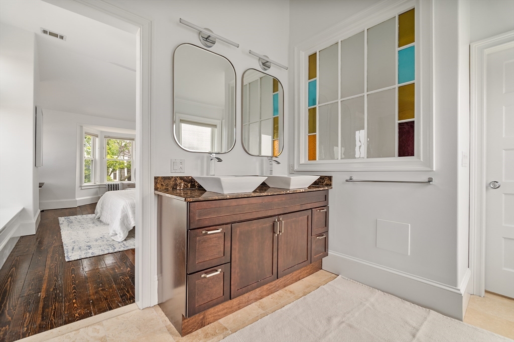 17 Atlantic St, South Boston