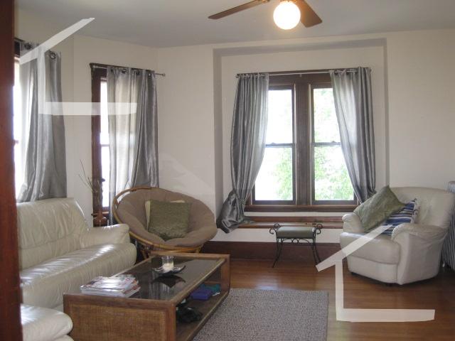 3 bed, 1 bath apartment for rent at 163 Brayton Rd Unit 2, Brighton — photo 3 of 16