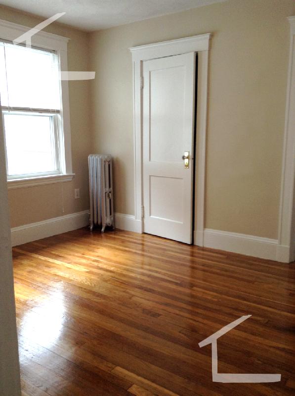 32 Irvington Rd, West Somerville