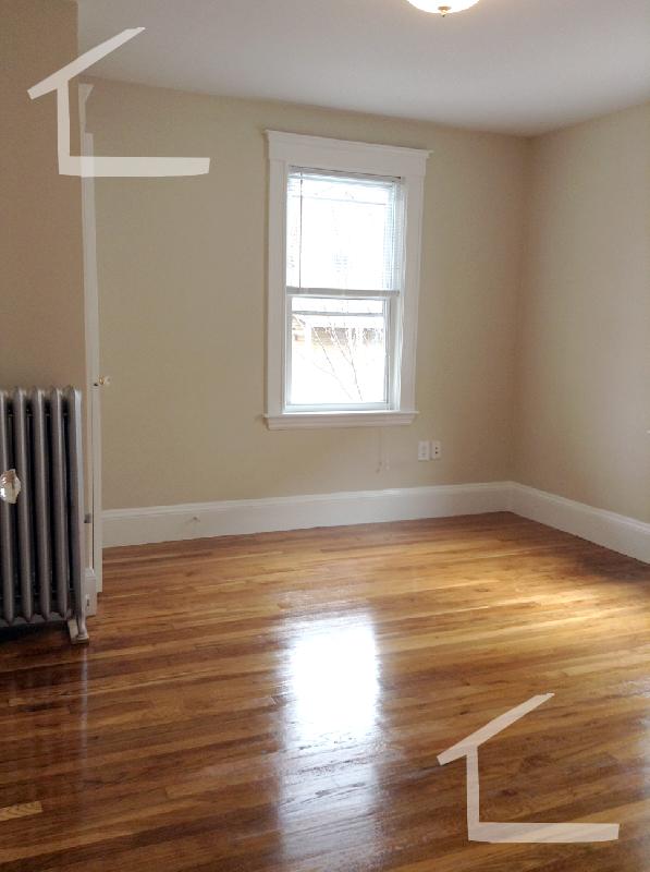 32 Irvington Rd, West Somerville