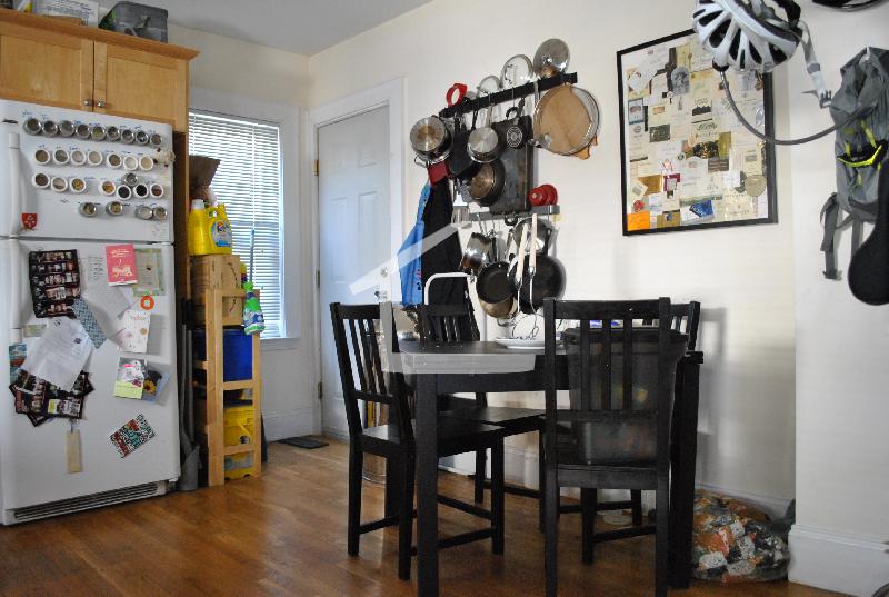3 bed, 2 bath apartment for rent at 237 Everett St Unit 1, Allston — photo 4 of 8