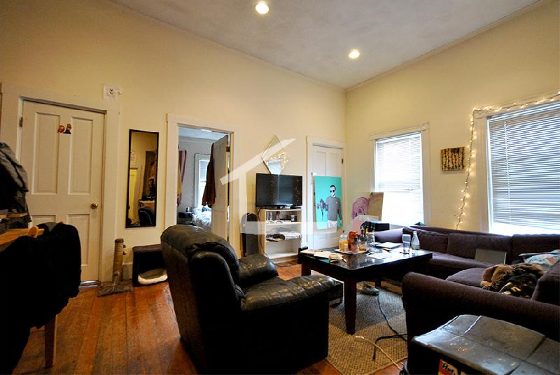 3 bed, 1 bath apartment for rent at 51 Riverdale St Unit 2, Allston — photo 4 of 6
