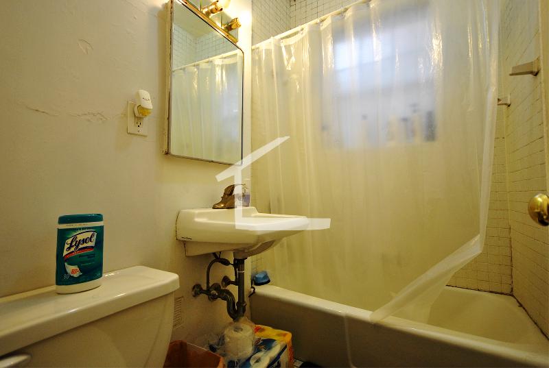 2 bed, 1 bath apartment for rent at 25 Mount Hood Rd Unit 6, Brighton — photo 2 of 5