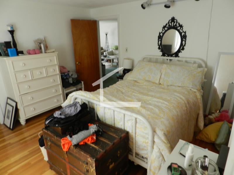 3 bed, 2 bath apartment for rent at 106 Academy Hill Rd Unit 2, Brighton — photo 3 of 17