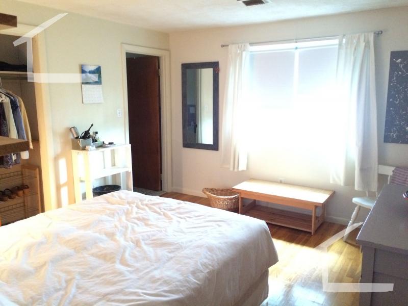 3 bed, 2 bath apartment for rent at 106 Academy Hill Rd Unit 2, Brighton — photo 11 of 17