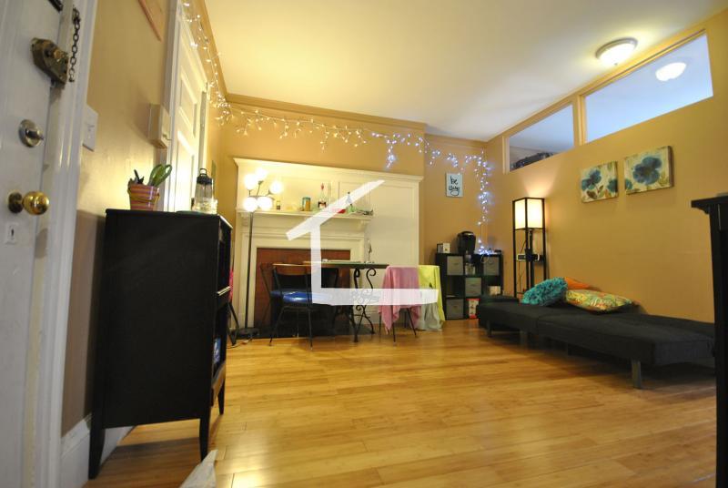 12 Bay State Rd, Fenway