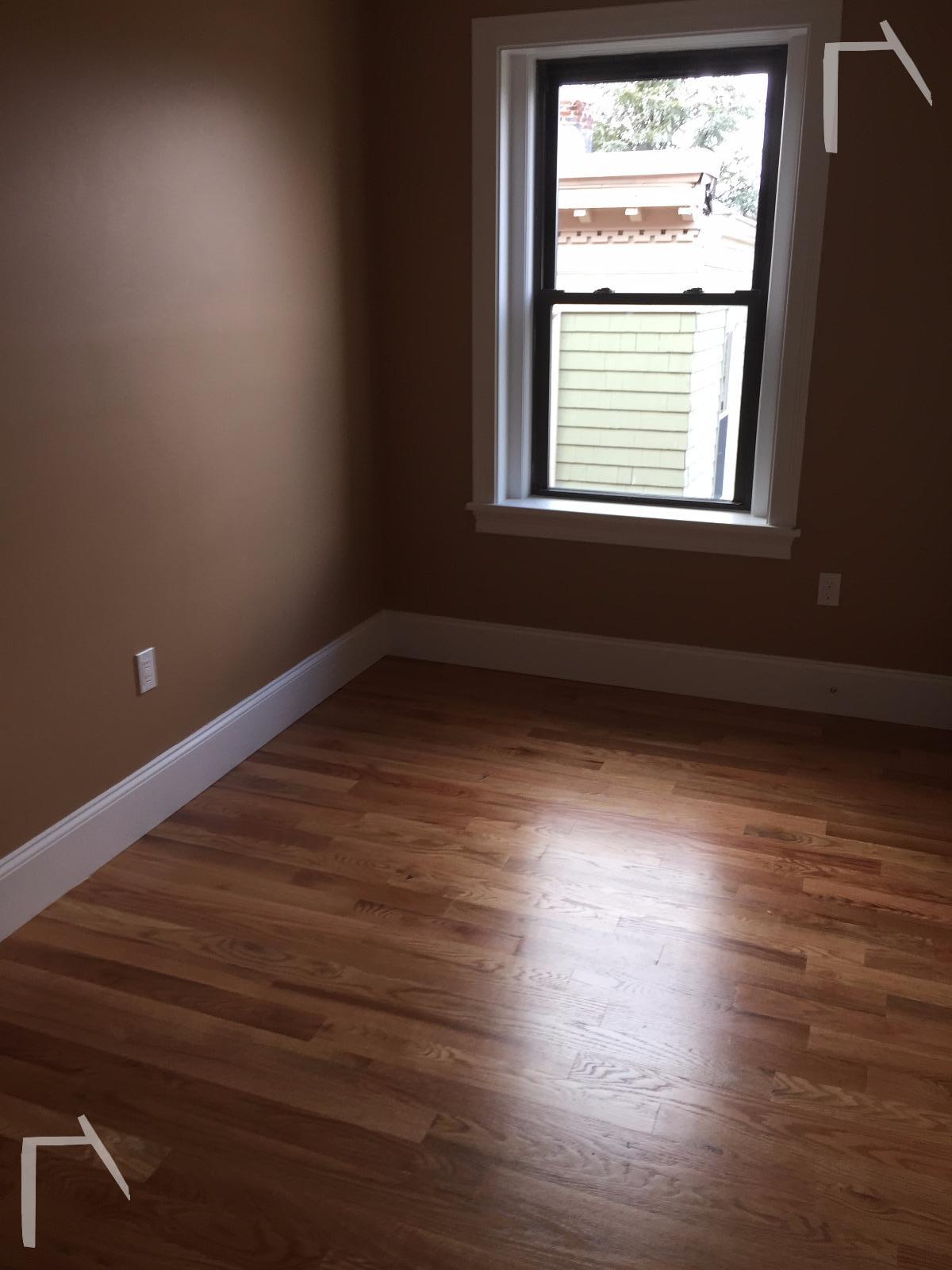 32 Linden St, Central Village