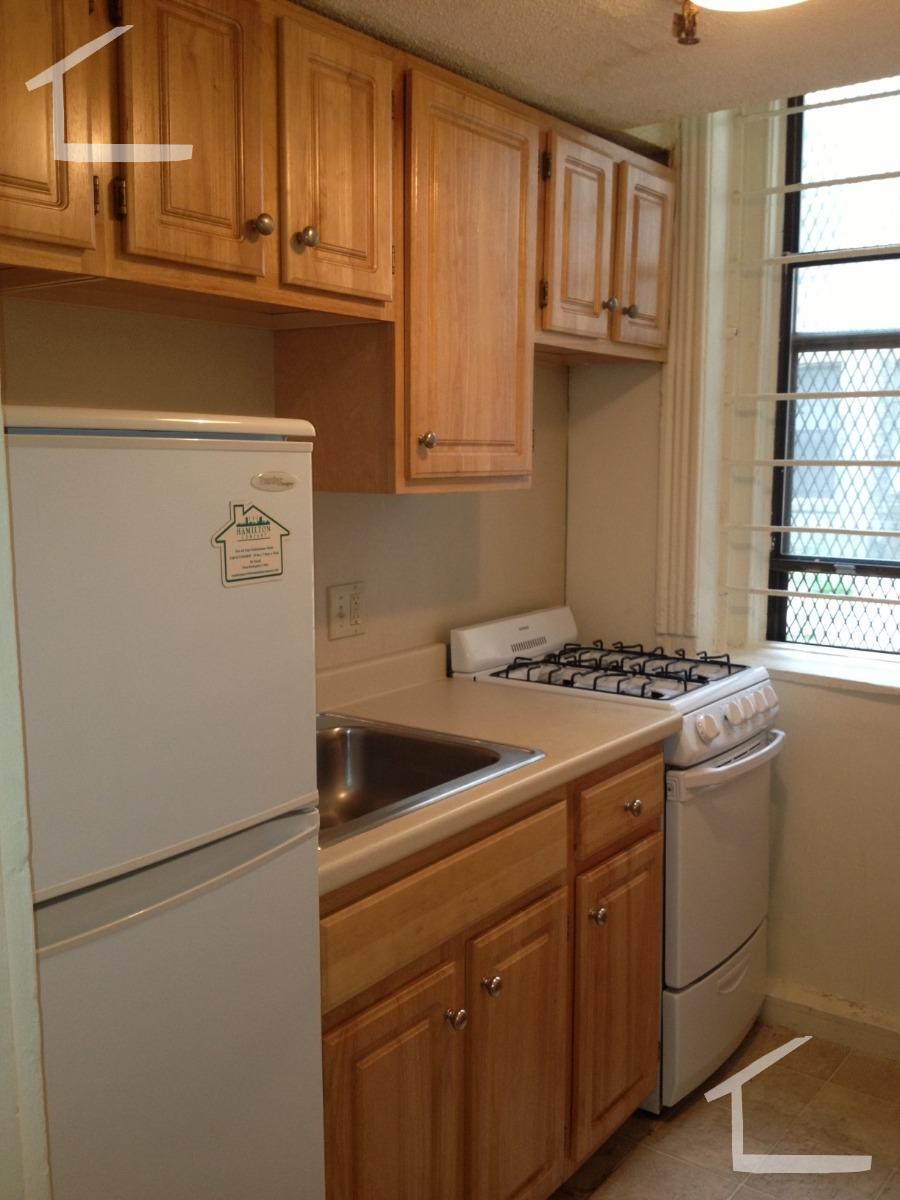 Studio bed, 1 bath apartment for rent at 1148 Commonwealth Ave Unit 9, Allston — photo 2 of 6