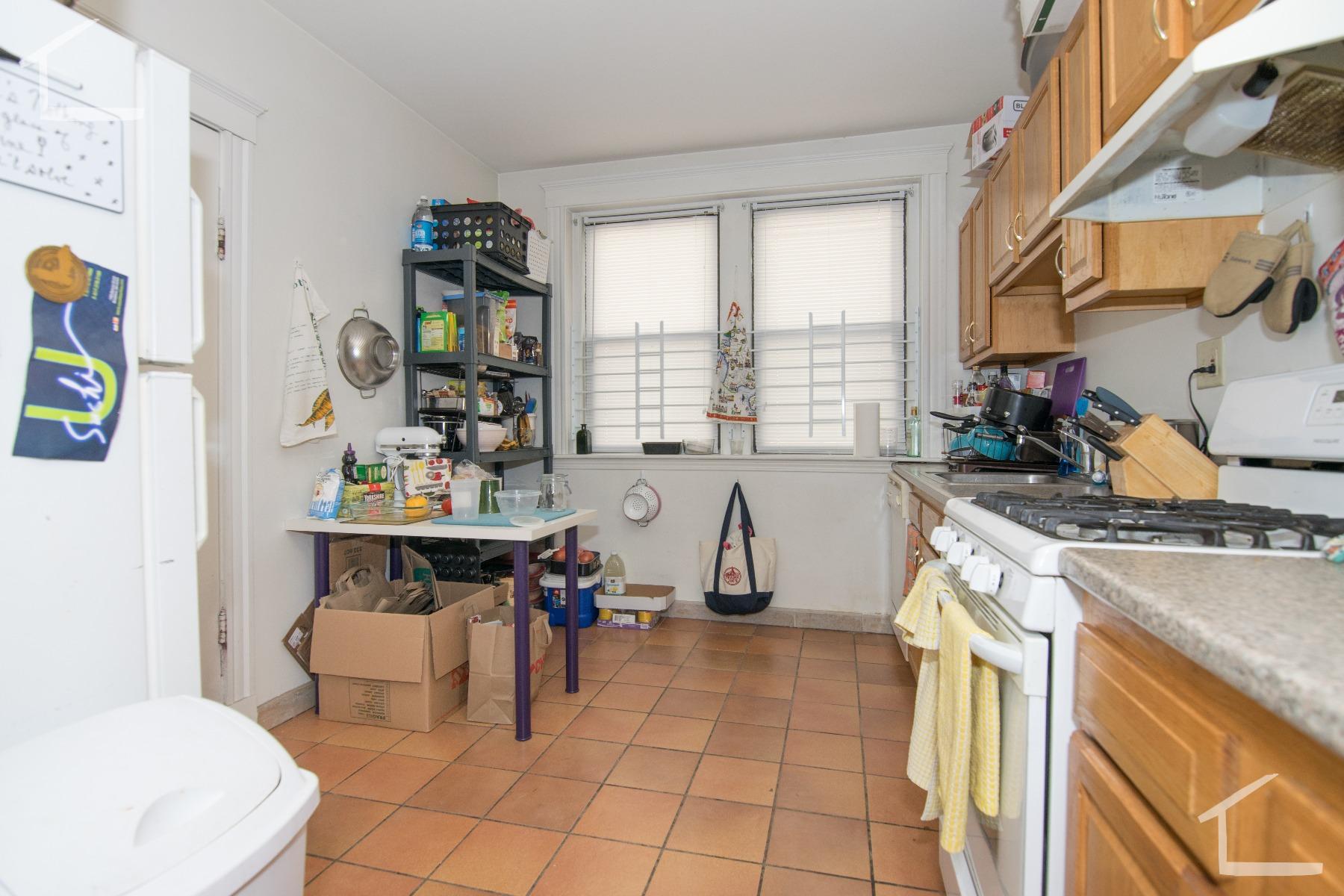 3 bed, 2 bath apartment for rent at 19 Egremont Rd Unit 2, Brighton — photo 6 of 6