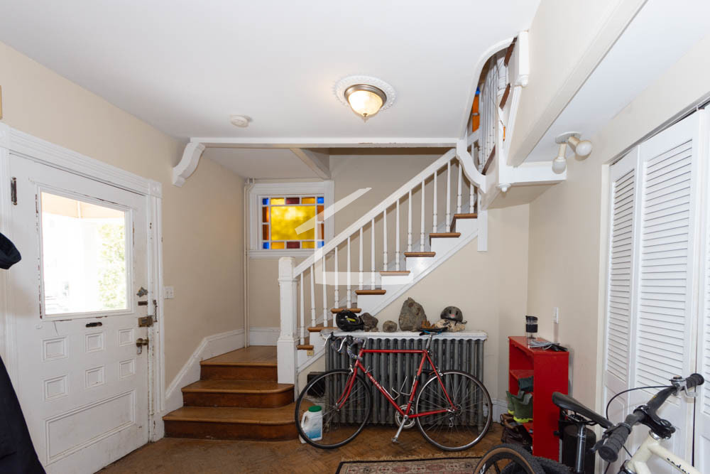 5 bed, 2 bath apartment for rent at 21 Bennett Unit 1A, Brighton — photo 1 of 10