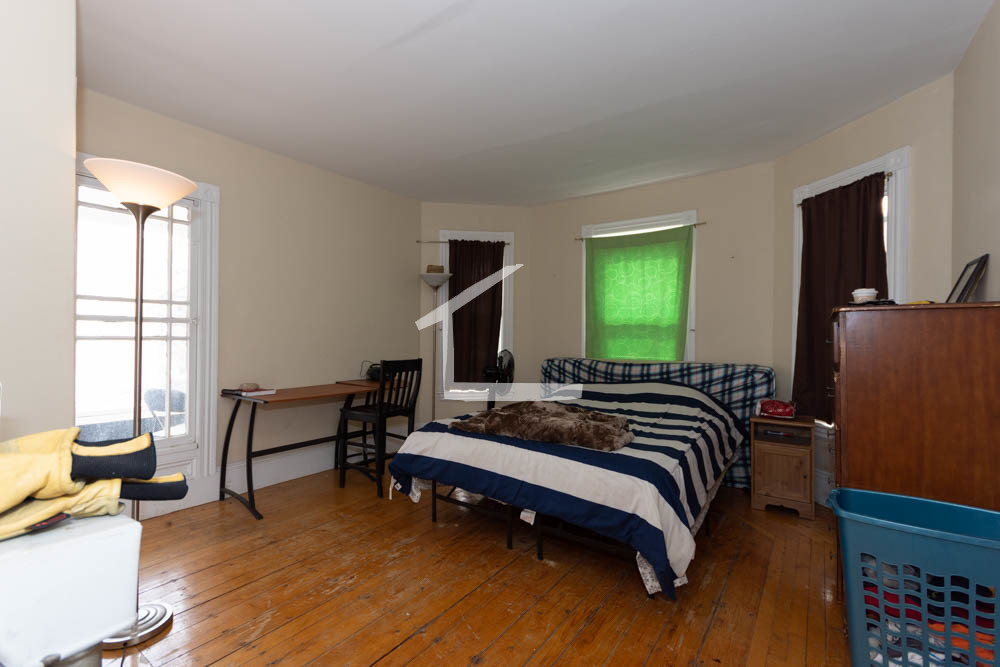 5 bed, 2 bath apartment for rent at 21 Bennett Unit 1A, Brighton — photo 4 of 10