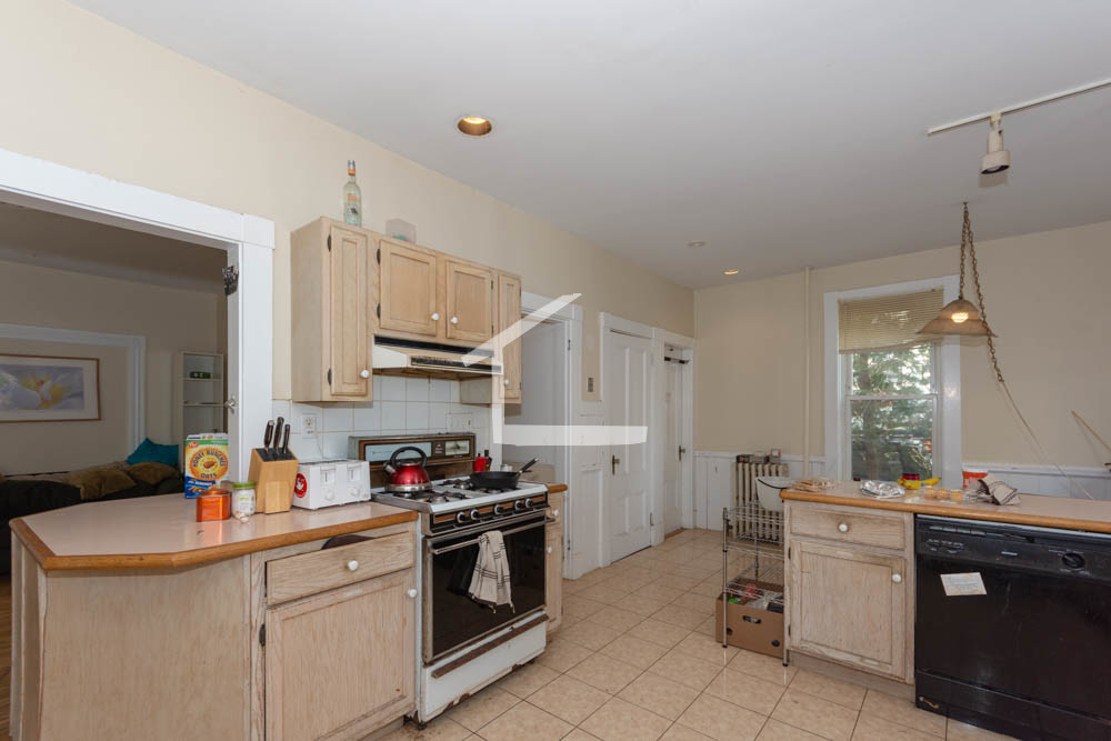 5 bed, 2 bath apartment for rent at 21 Bennett Unit 1A, Brighton — photo 7 of 10