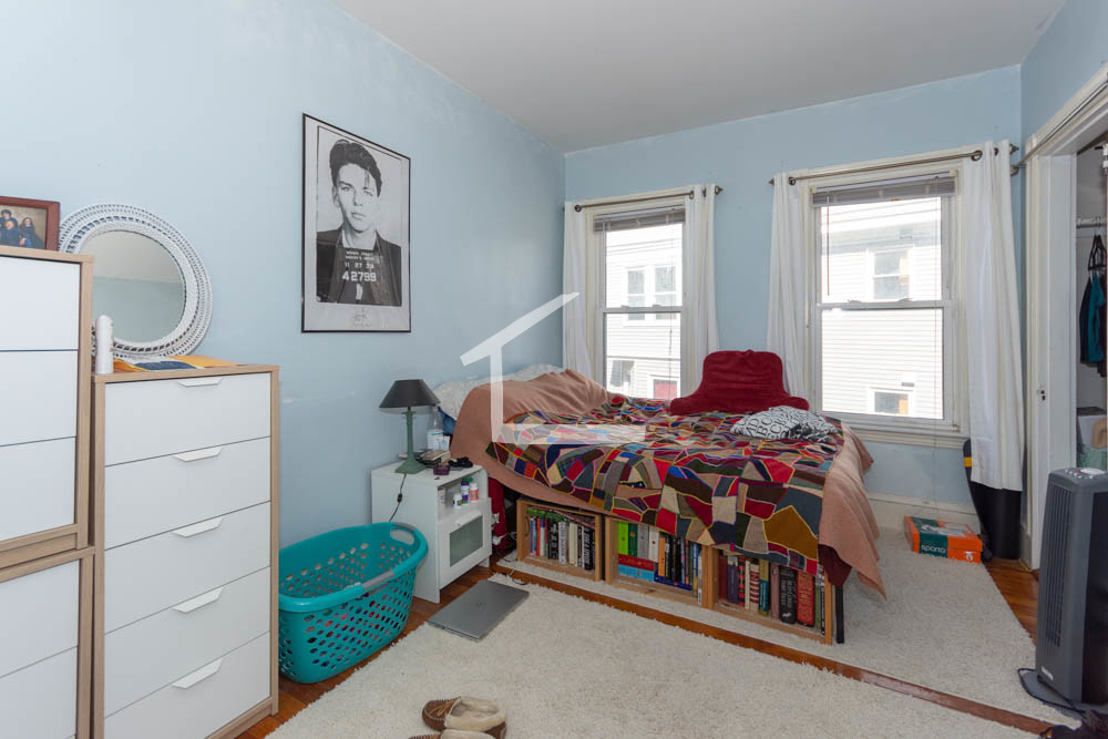 3 bed, 1 bath apartment for rent at 70 Quint Ave Unit 2, Allston — photo 3 of 7
