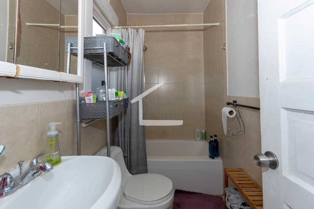 3 bed, 1 bath apartment for rent at 70 Quint Ave Unit 2, Allston — photo 6 of 7