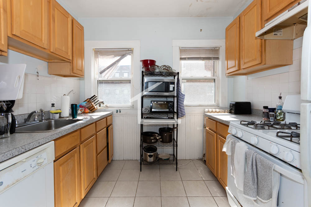 3 bed, 1 bath apartment for rent at 70 Quint Ave Unit 2, Allston