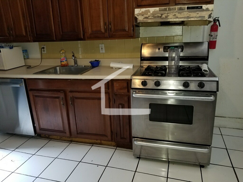 6 Sewall St, Mission Hill