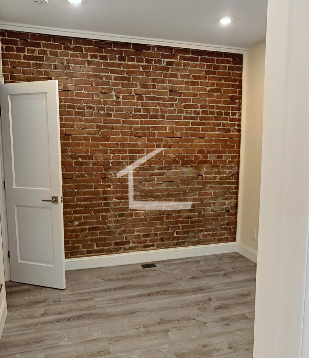 1616 Beacon St, Corey Hill