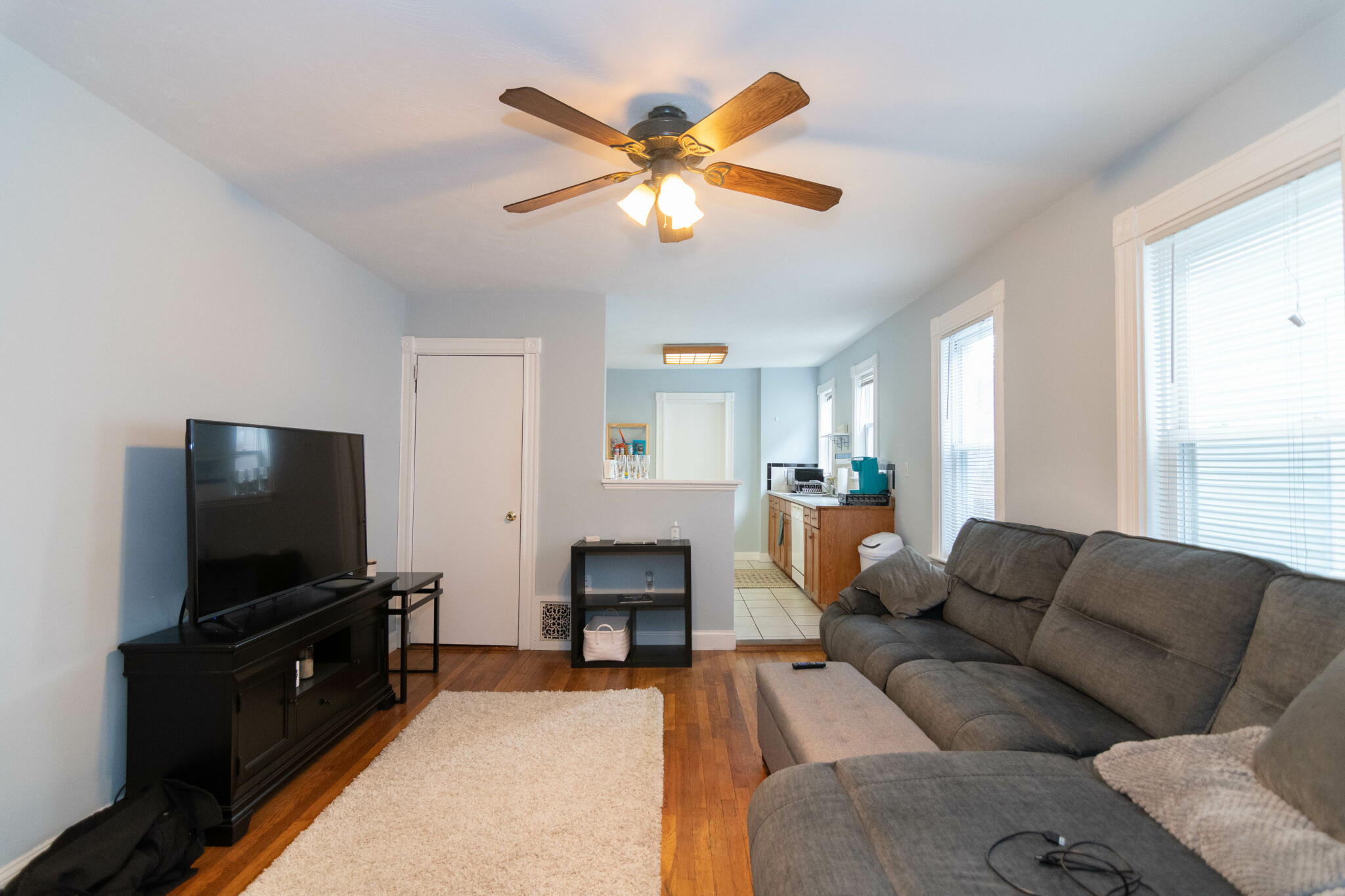 3 bed, 2 bath apartment for rent at 153 Murdock St Unit 2, Brighton — photo 3 of 27