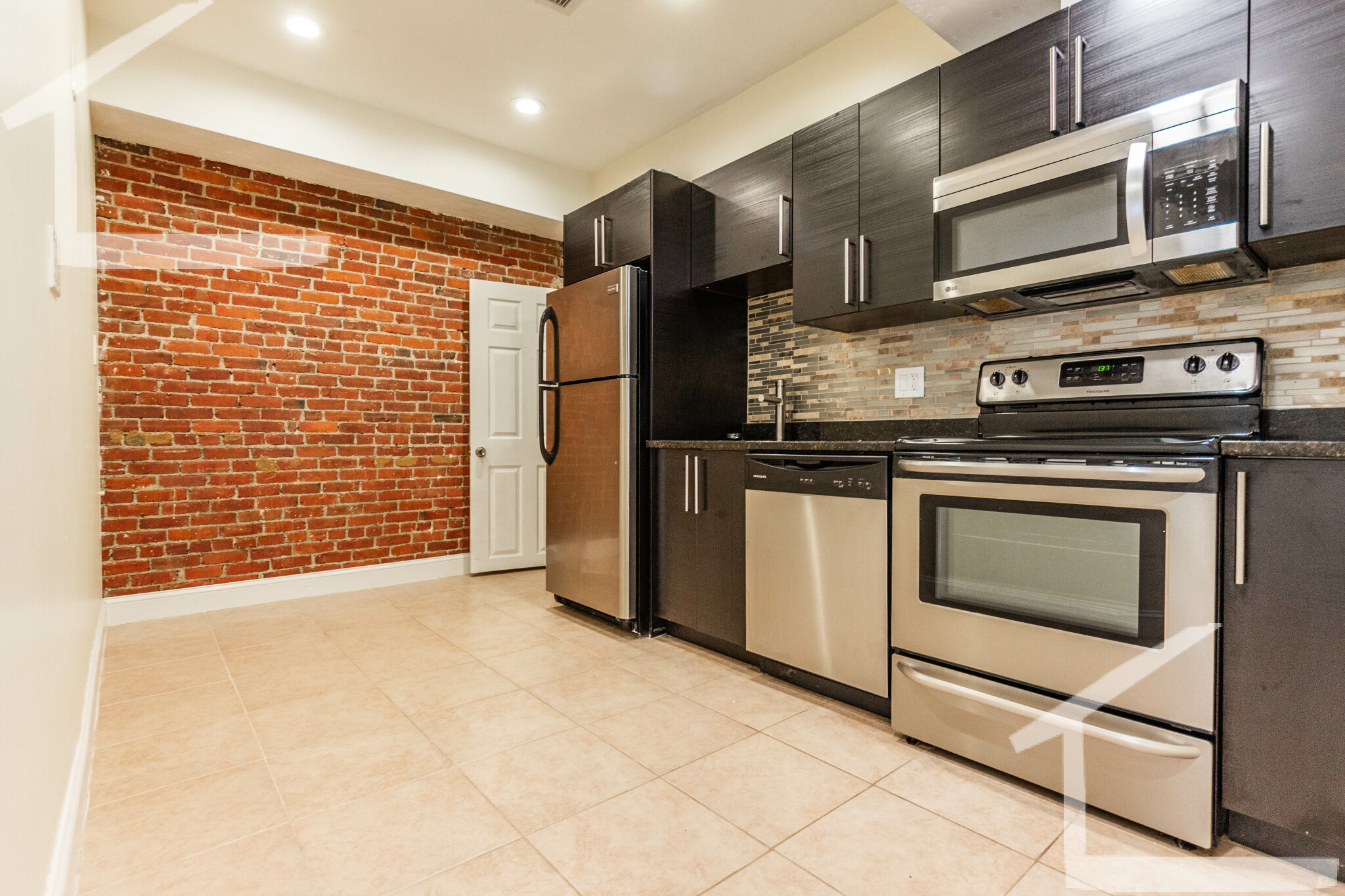 1203 Beacon St, Brookline