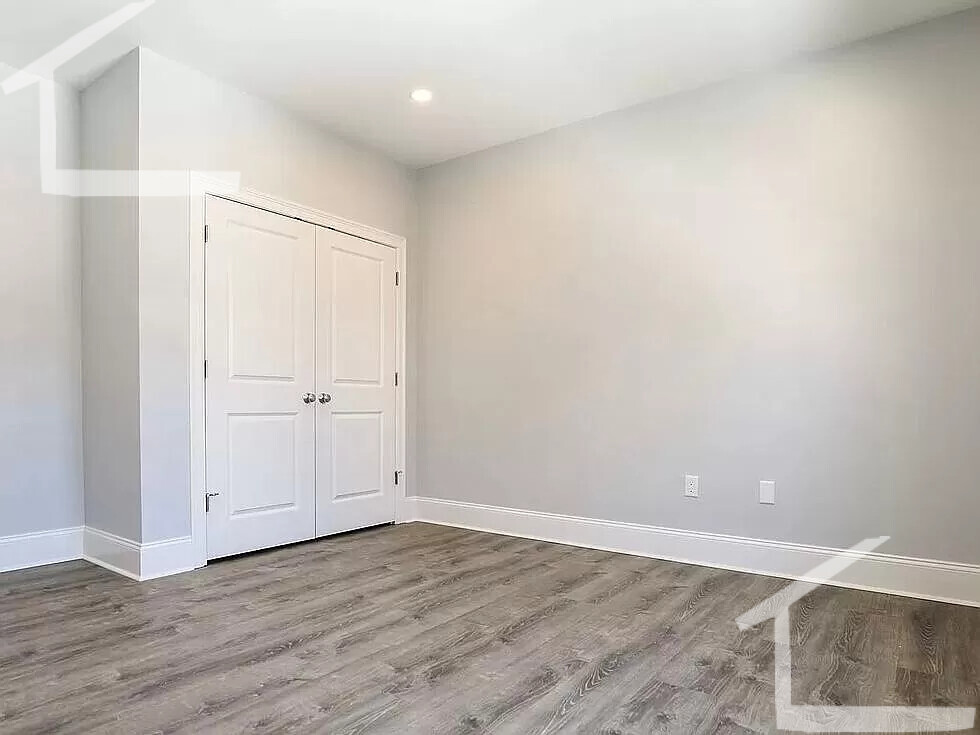 4 bed, 3.5 bath apartment for rent at 6 Cufflin St Unit 1, Brighton — photo 4 of 10