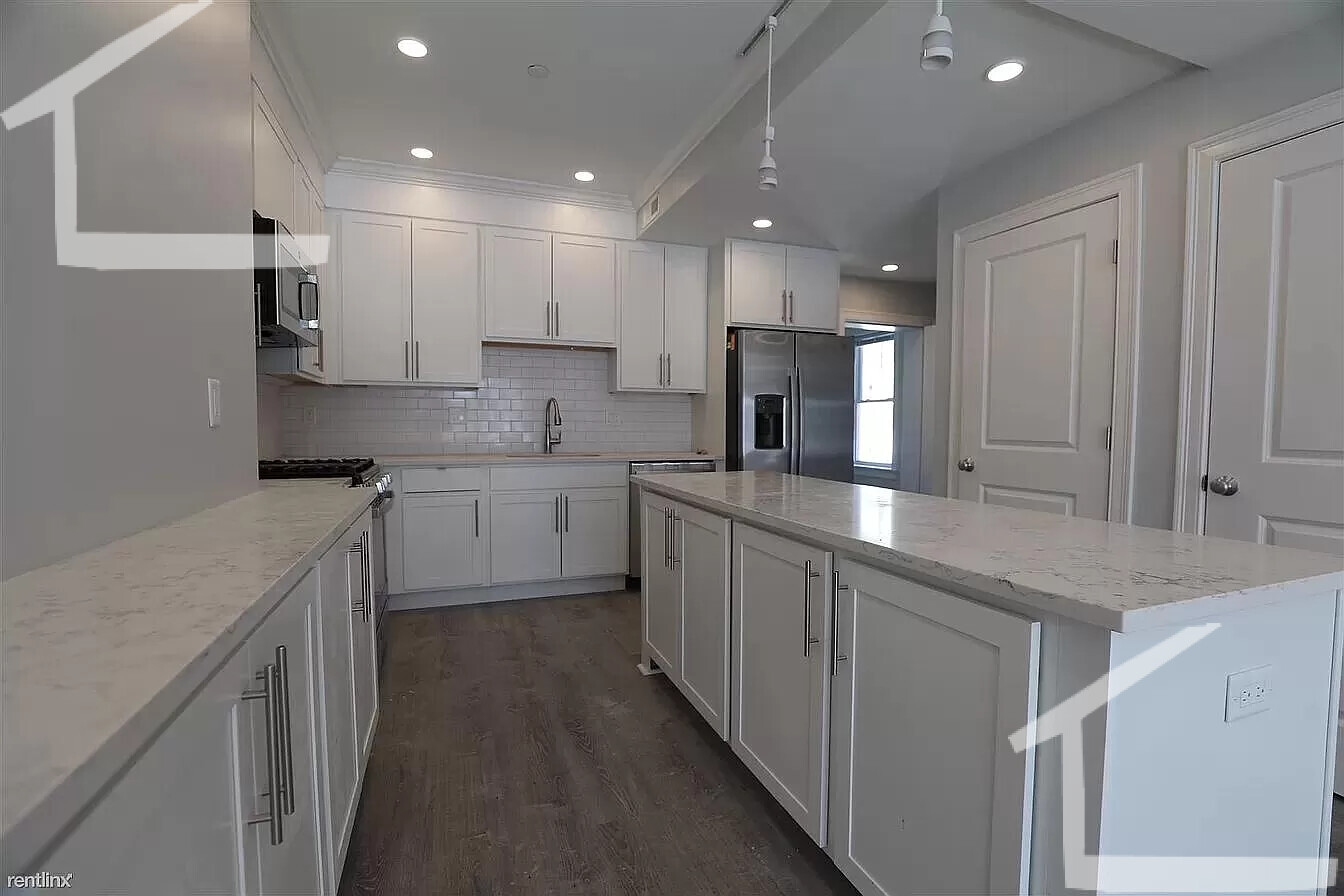 4 bed, 3.5 bath apartment for rent at 6 Cufflin St Unit 1, Brighton — photo 2 of 10