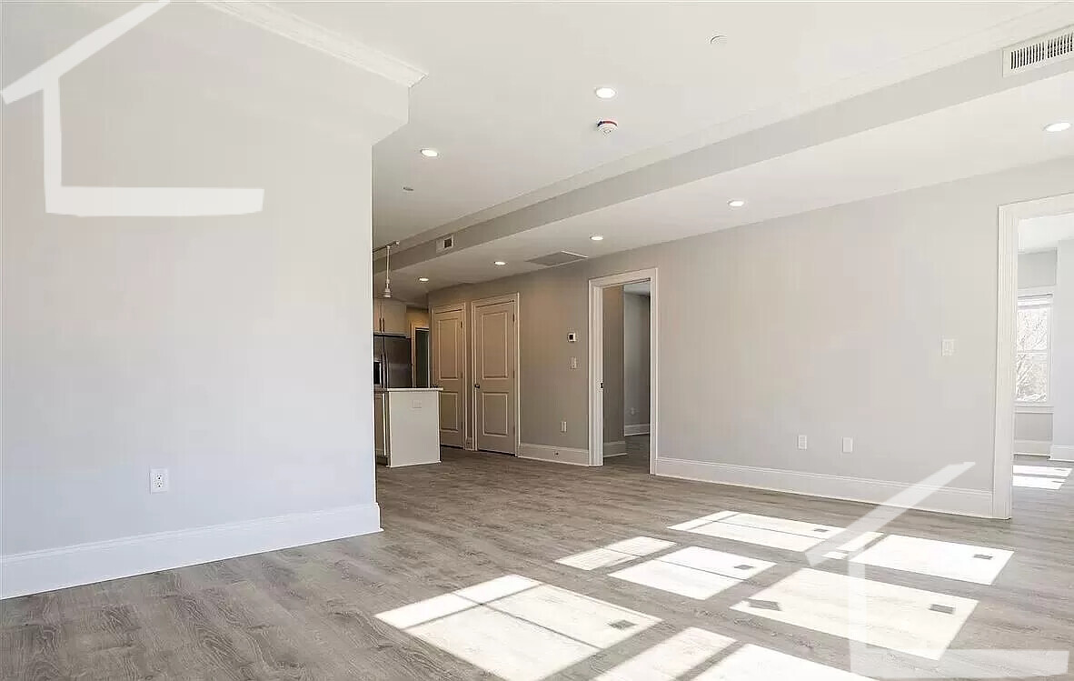 4 bed, 3.5 bath apartment for rent at 6 Cufflin St Unit 1, Brighton — photo 5 of 10
