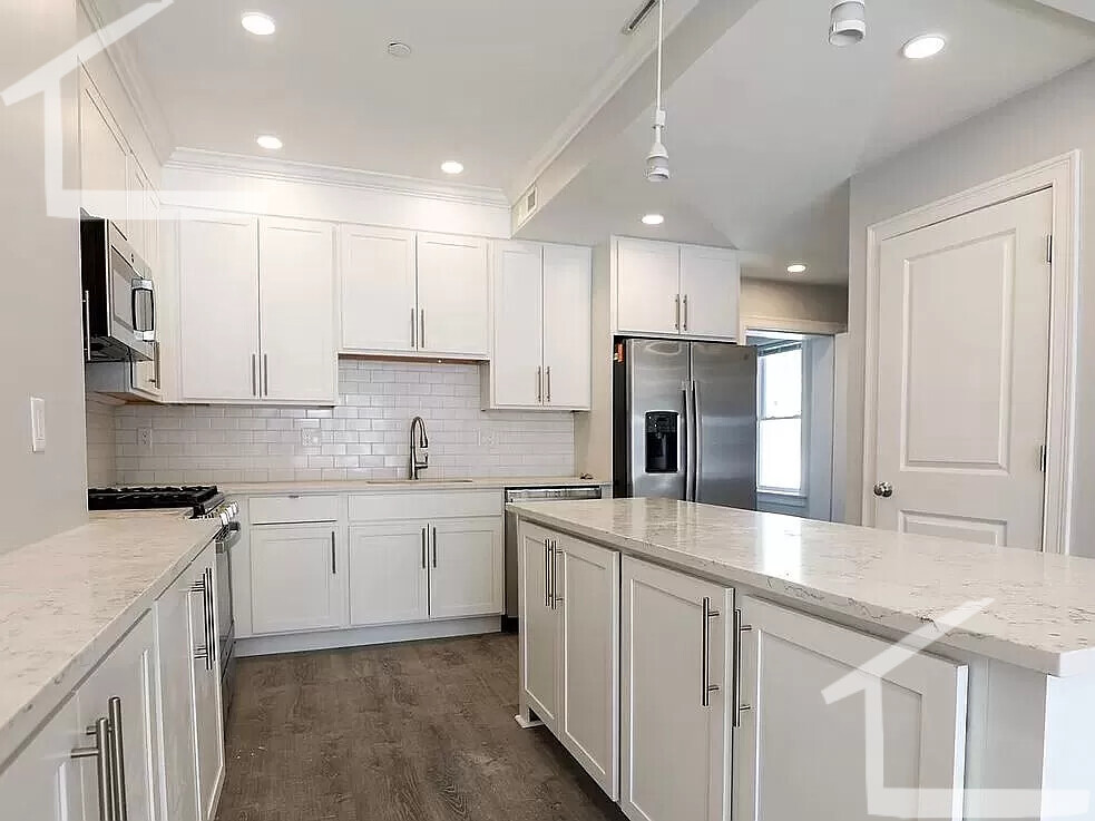 4 bed, 3.5 bath apartment for rent at 6 Cufflin St Unit 1, Brighton — photo 7 of 10