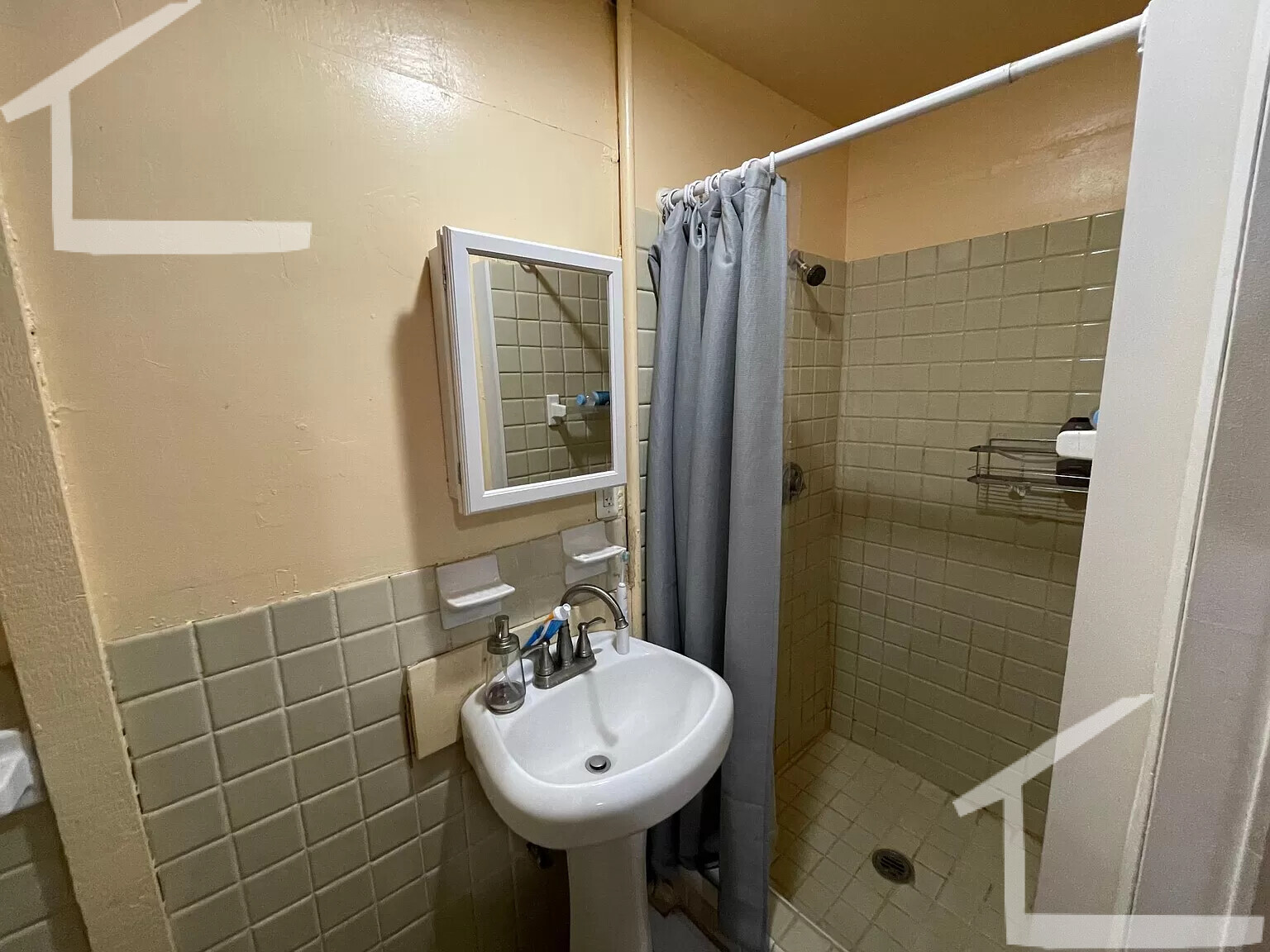 688 Parker St, Mission Hill