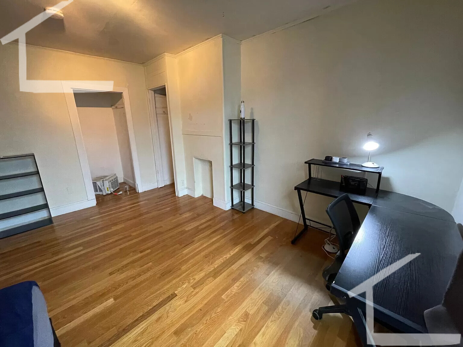 688 Parker St, Mission Hill