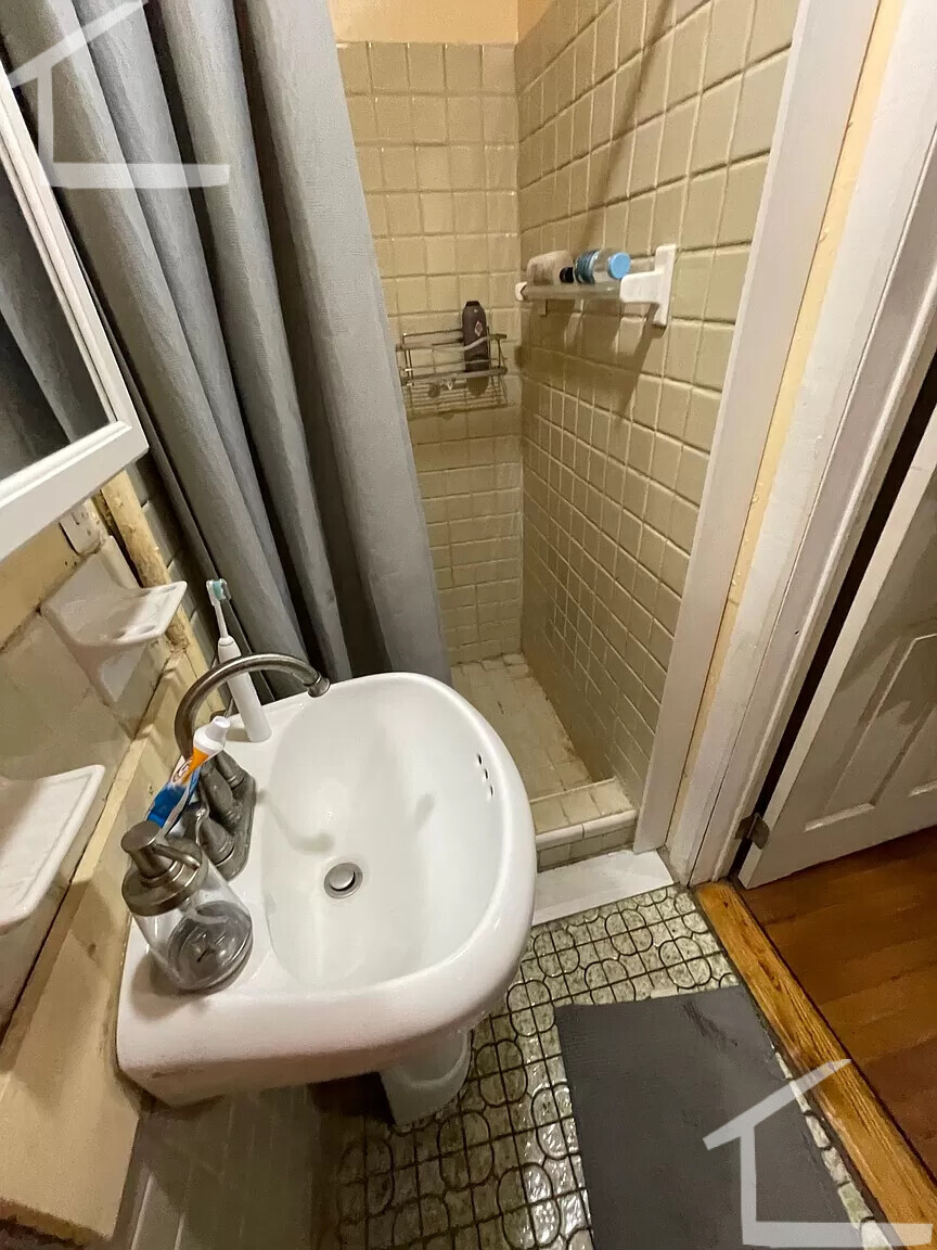 688 Parker St, Mission Hill