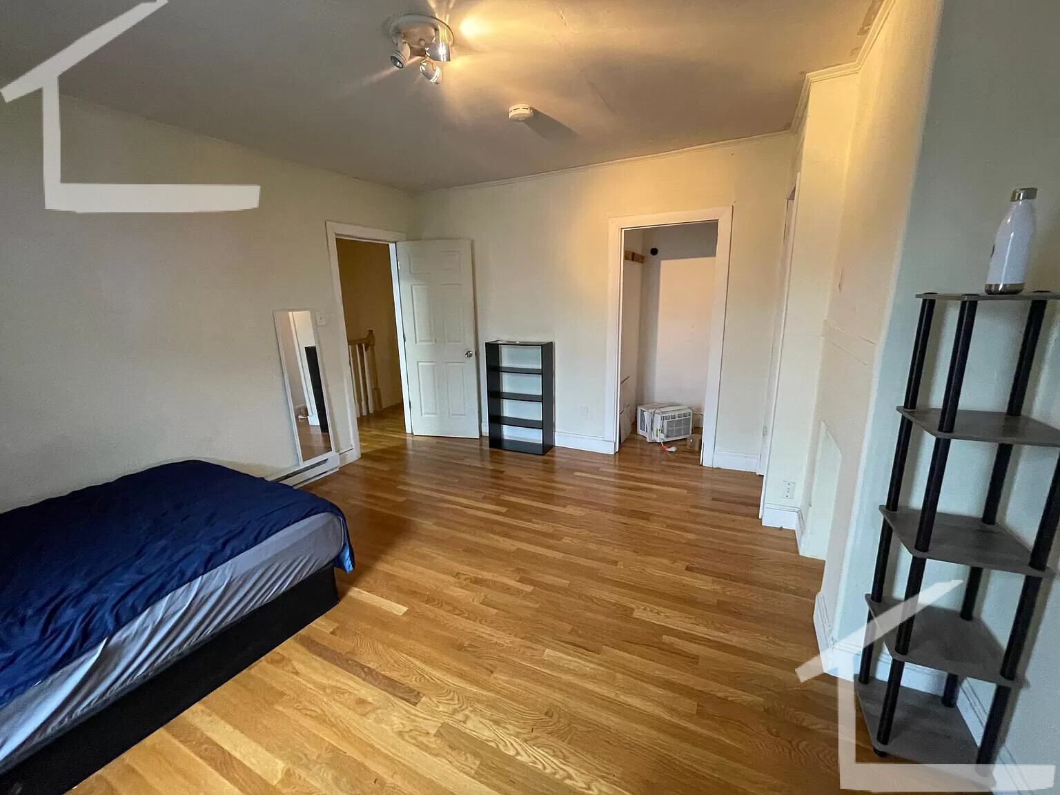 688 Parker St, Mission Hill