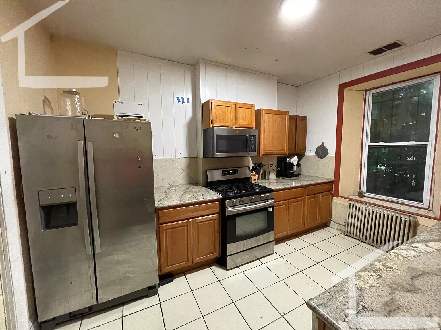 688 Parker St, Mission Hill