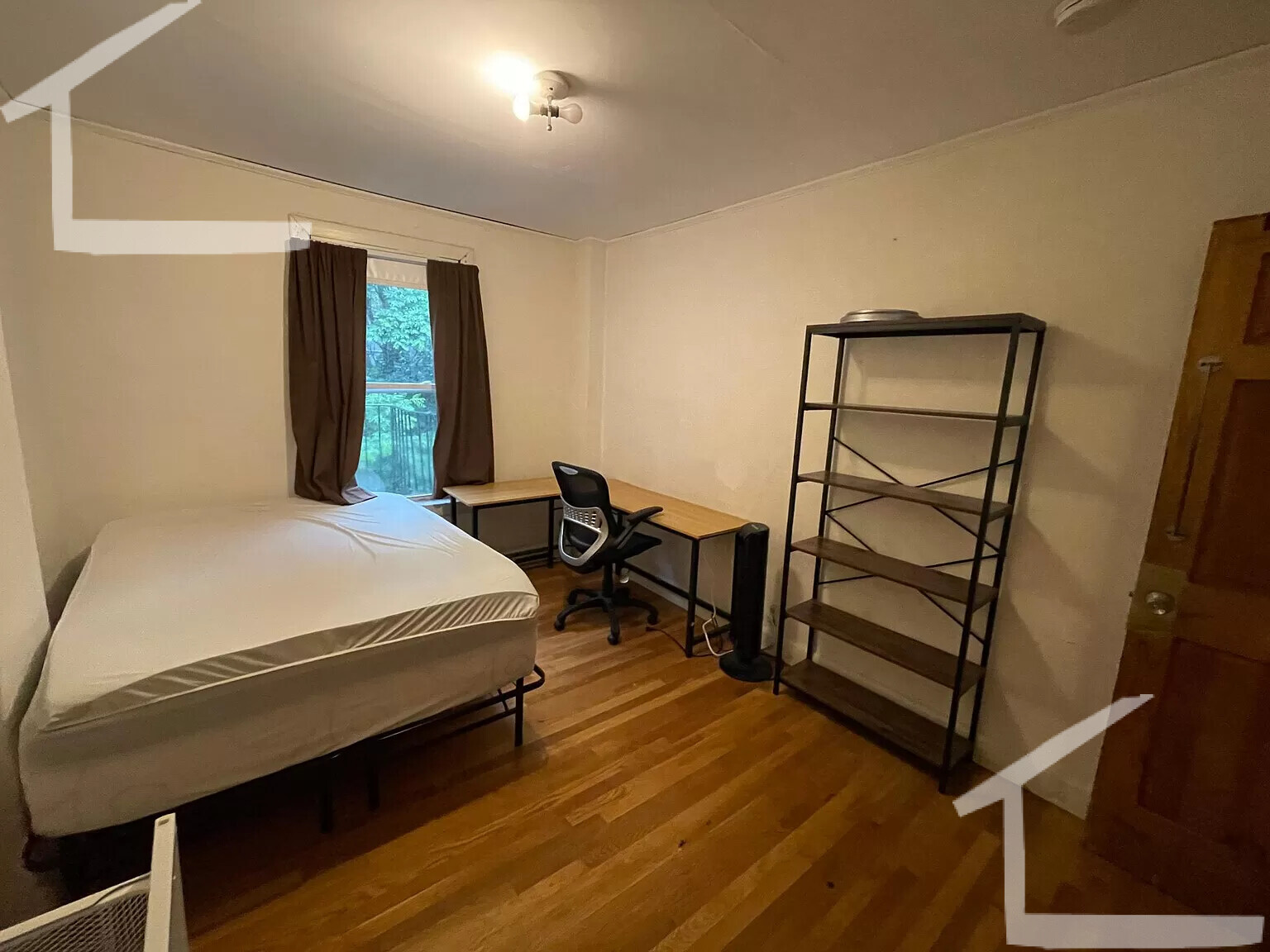 688 Parker St, Mission Hill