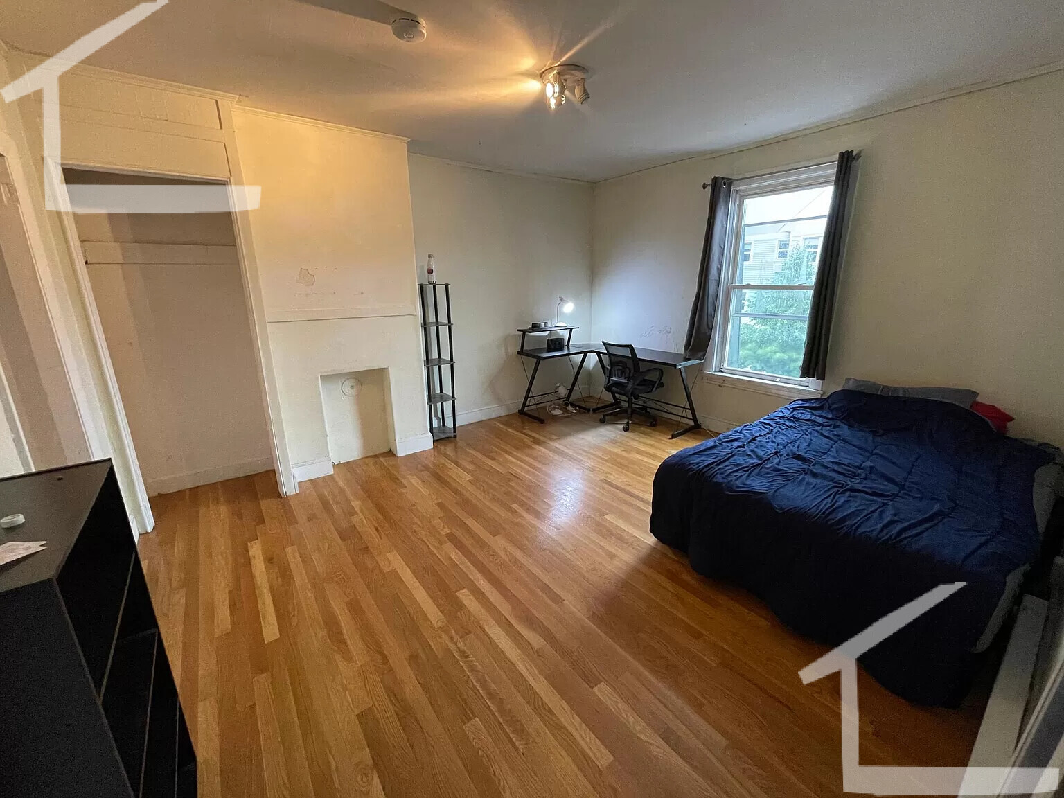 688 Parker St, Mission Hill