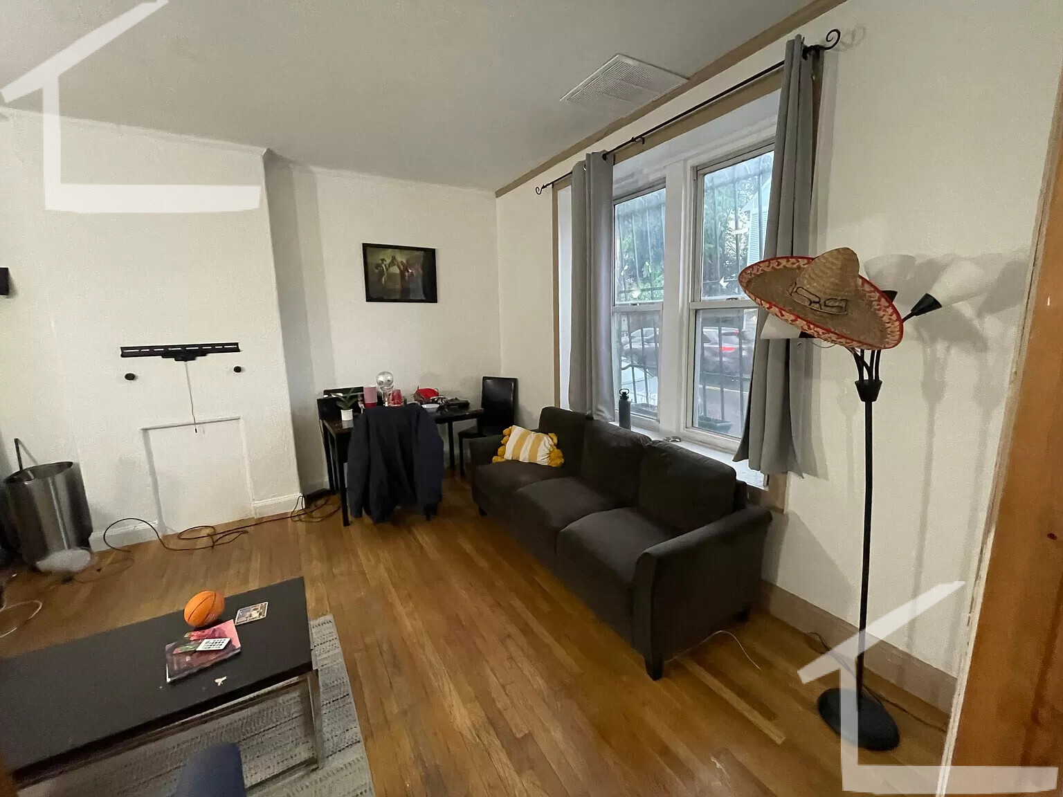 688 Parker St, Mission Hill