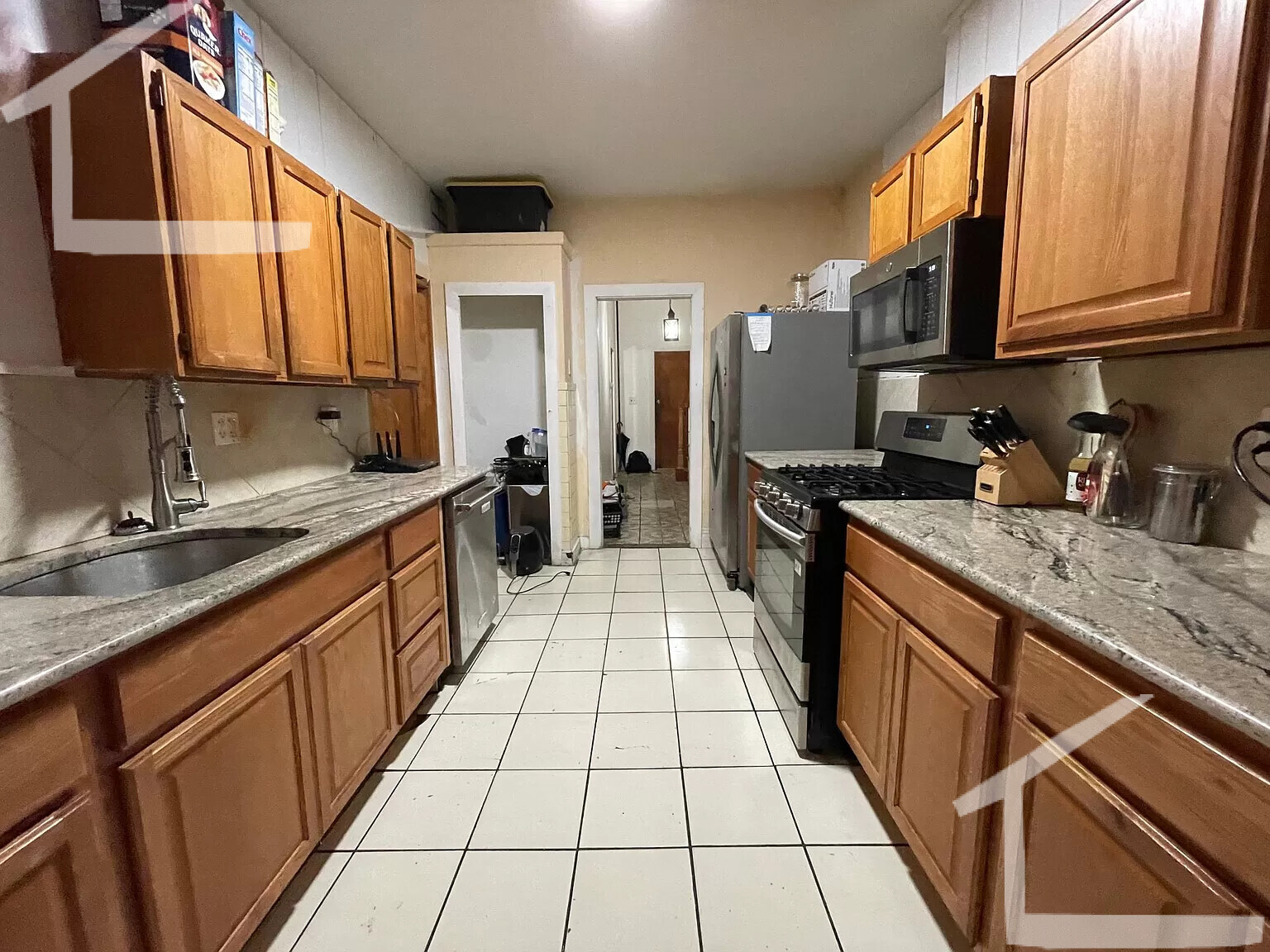 688 Parker St, Mission Hill