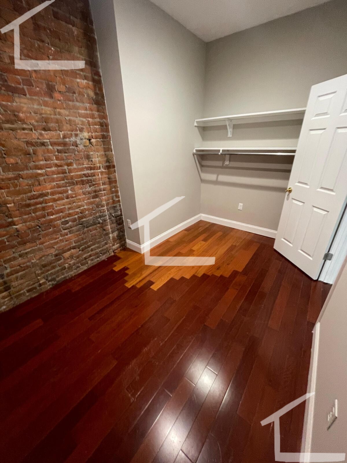 250 Newbury St, Back Bay