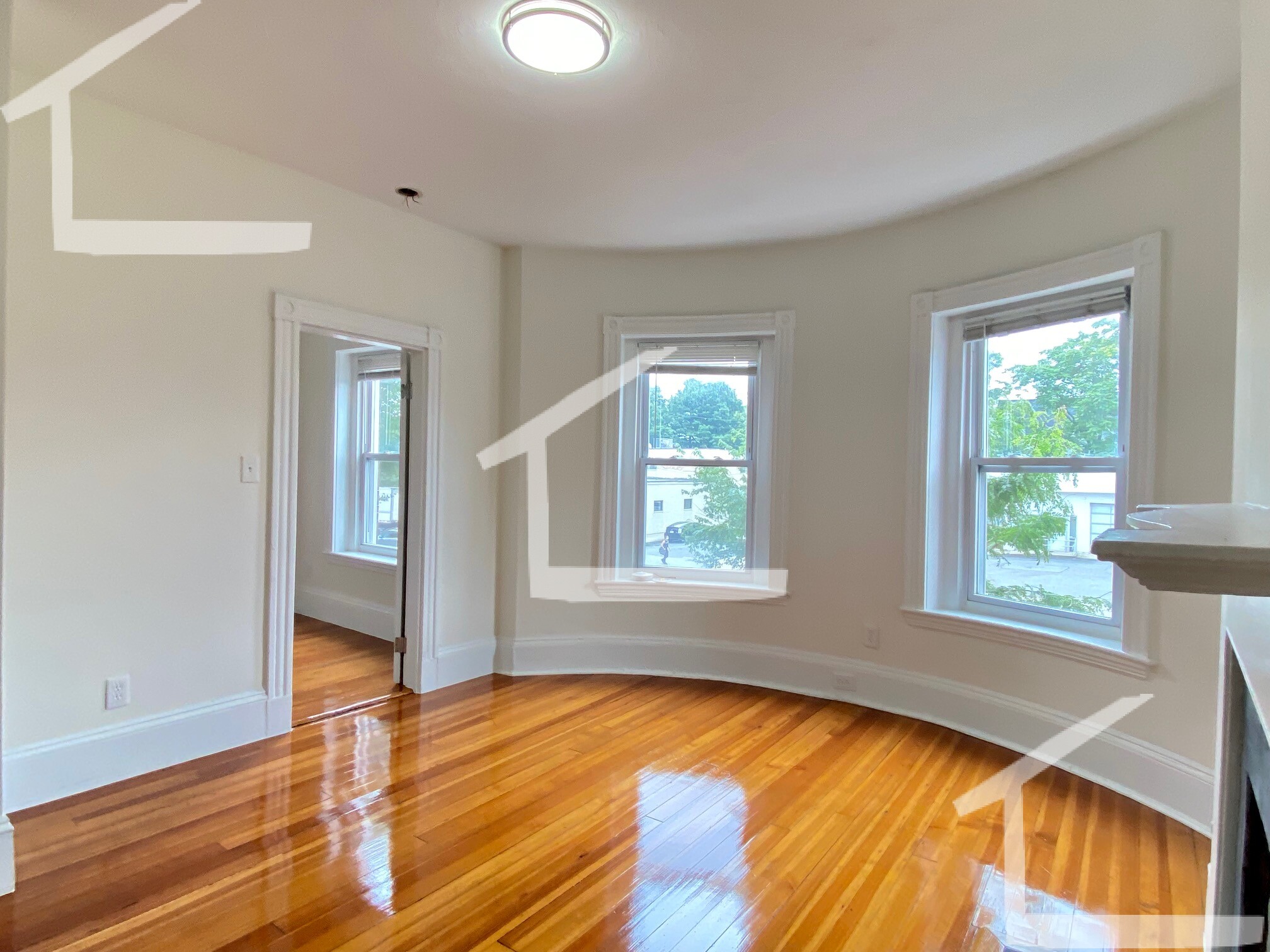 87 Brighton Ave, Allston